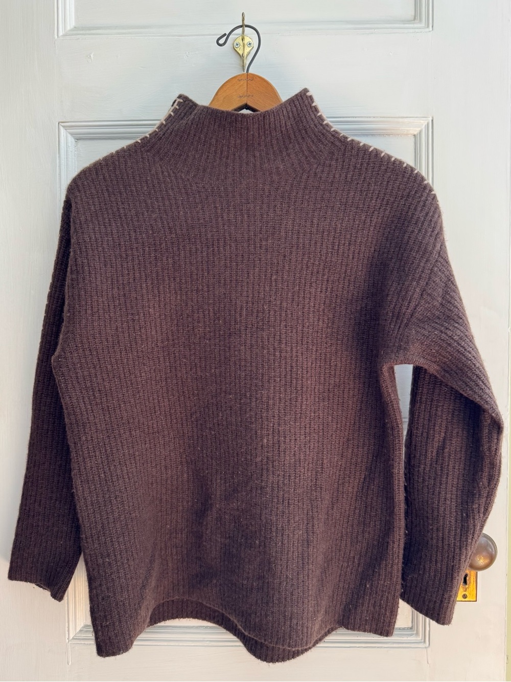 Chelsea & Theodore Cashmere Mock-Turtleneck Sweater in Deep Brown